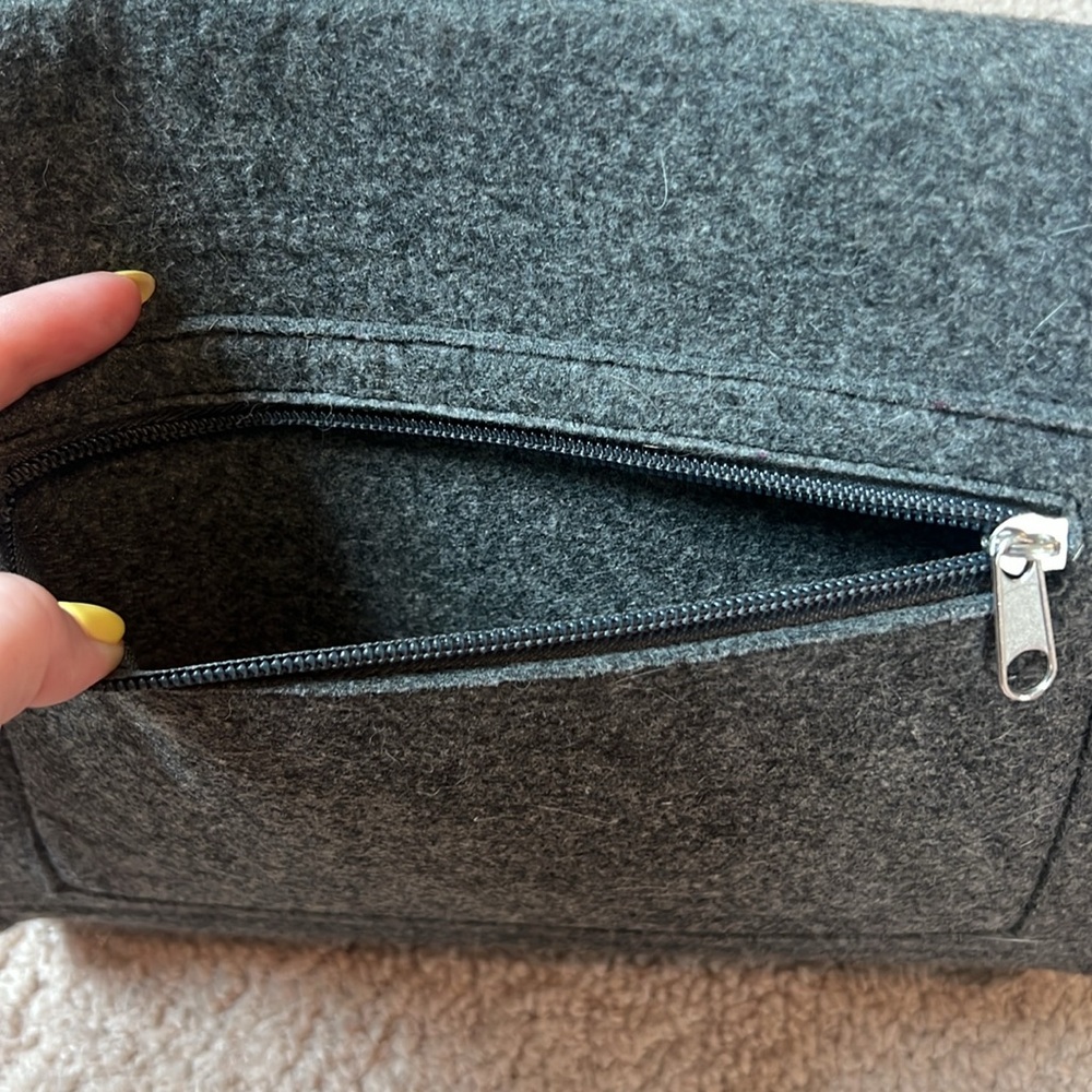 Felt Crossbody Bible Bag with Matching Stationary Case - Picture 9 of 14